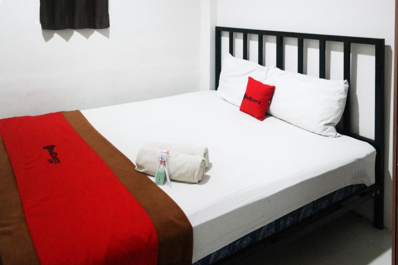 Reddoorz At Jalan Somba Opu Losari Makassar Eksteriør billede